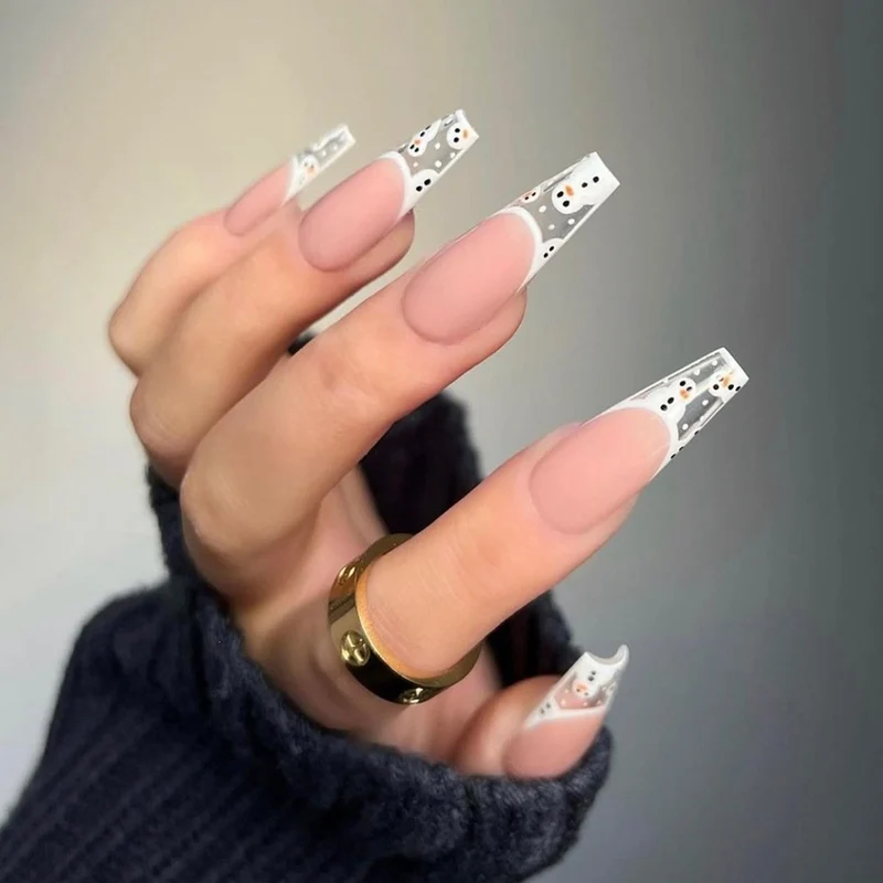 Elegantes Kunstnagelset mit strahlend grünen French-Spitzen Brehn