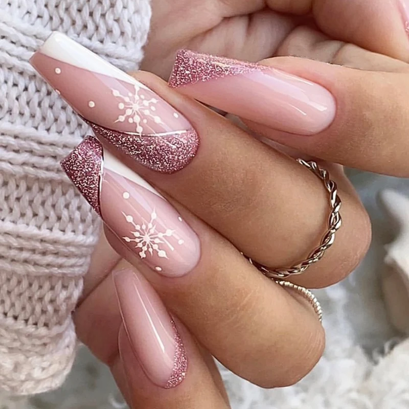 Elegantes Kunstnagelset mit strahlend grünen French-Spitzen Brehn