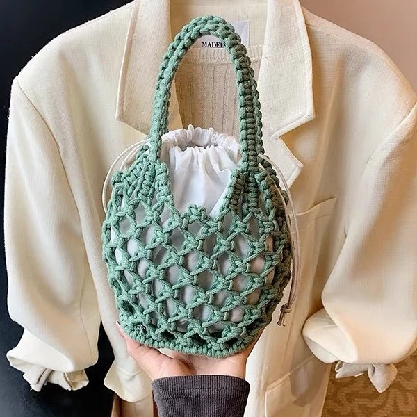 Moderne Handtasche aus gewebtem Material Skanto