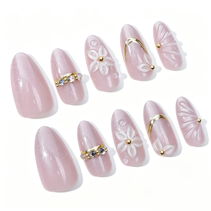 Elegantes Kunstnagelset mit Blumen- und Glitzerelementen Brehn