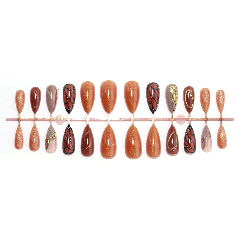 Elegante Kunstnägel Set von Brehn
