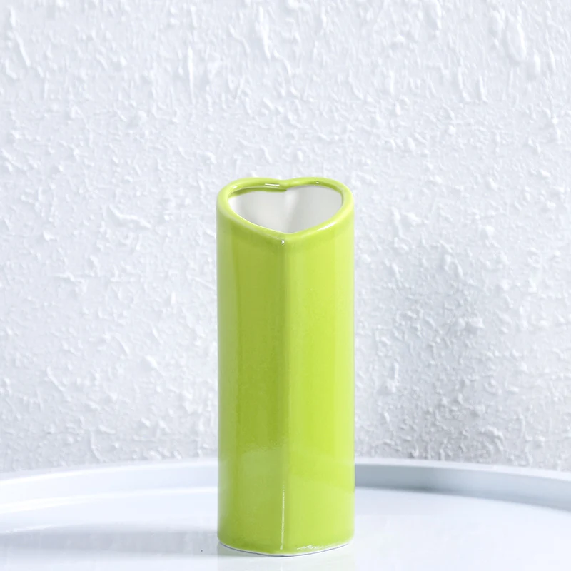 Herzförmige elegante Keramikvase Brehn