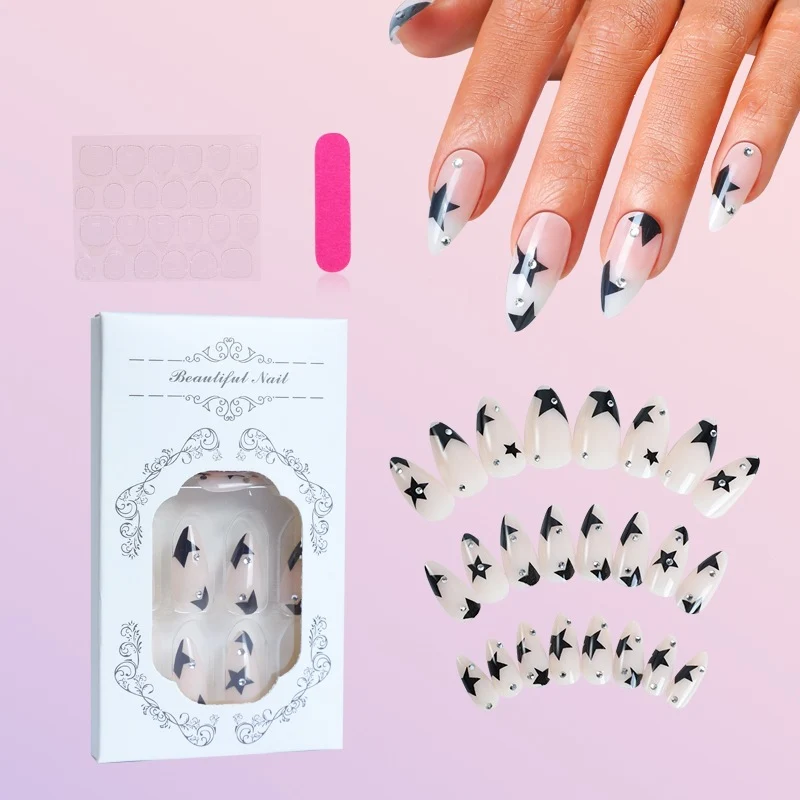 Elegante Kunstnägel mit Glitzerakzenten Brehn