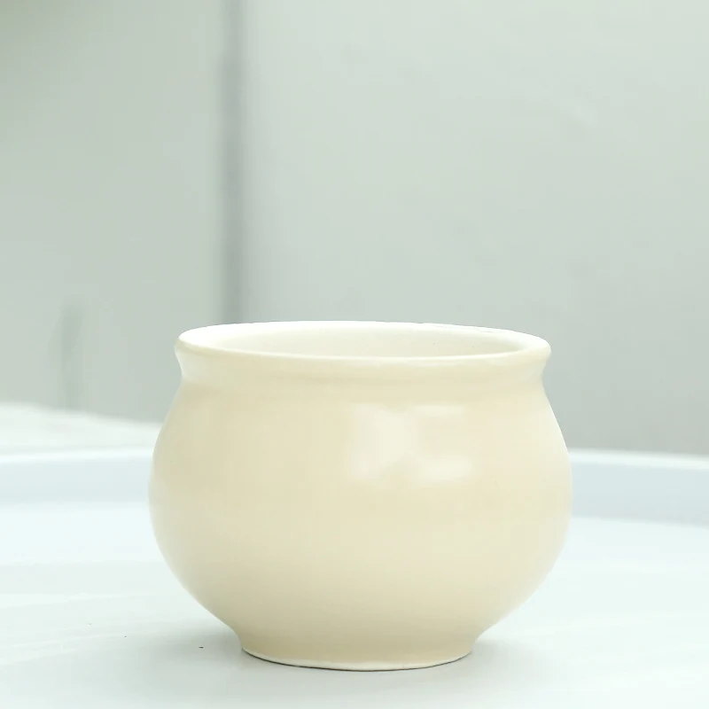 Elegante dekorative Keramiken Brehn