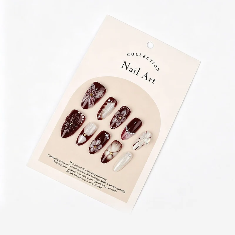 Elegante Künstliche Nail Art mit floralem Design und 3D-Verzierungen Brehn