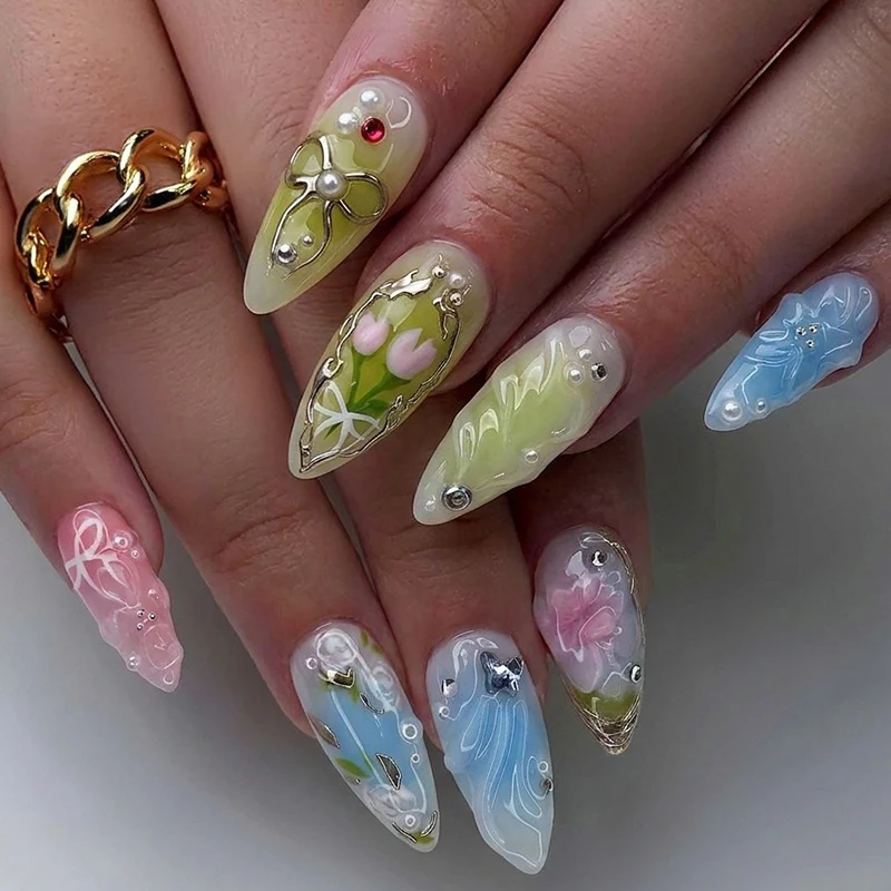 Blumige Kunstnagel-Set Brehn