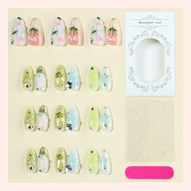 Blumige Kunstnagel-Set Brehn