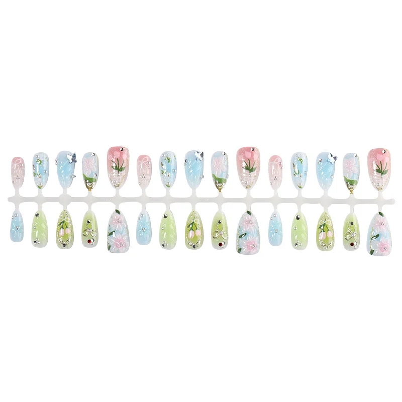 Blumige Kunstnagel-Set Brehn