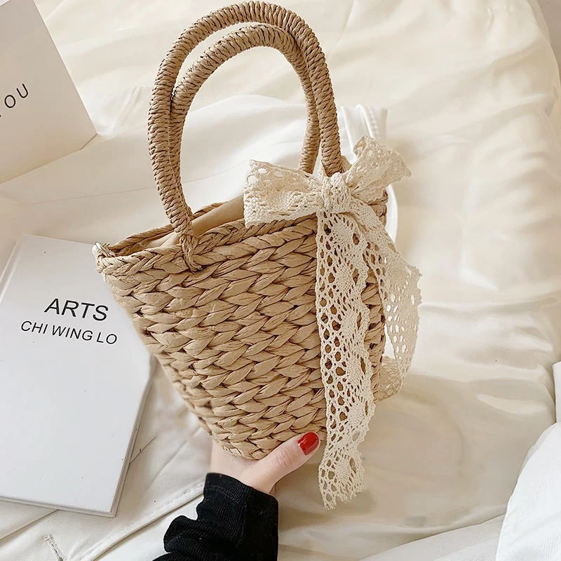 Verspielte Netztasche mit Spitzenbesatz Skanto