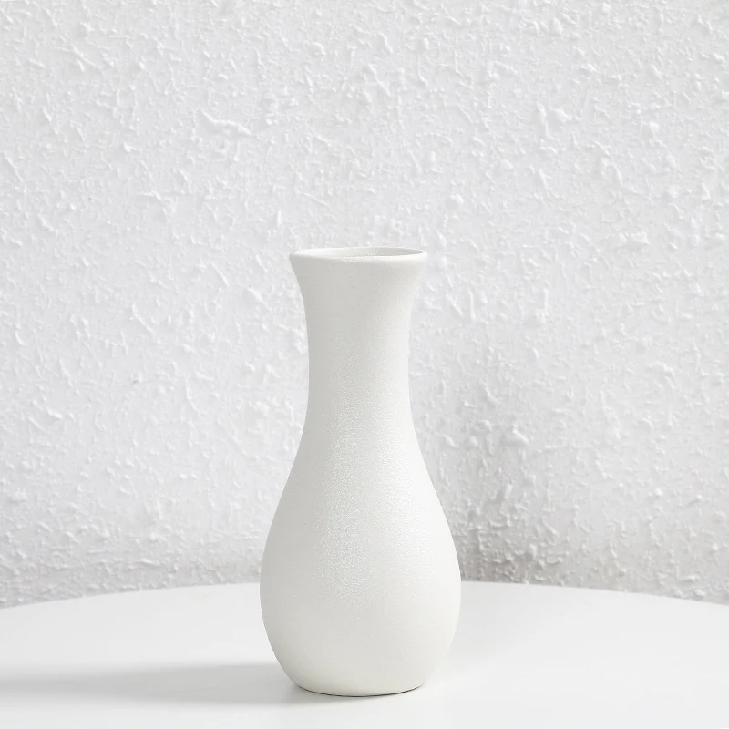 Zeitgenössische Matte Keramik Blumenvase Brehn