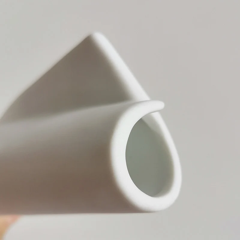 Zeitgenössische geometrische Keramik Vase Brehn