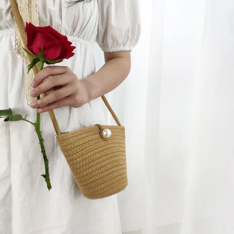 Elegante Umhängetasche mit Perlenverschluss Skanto