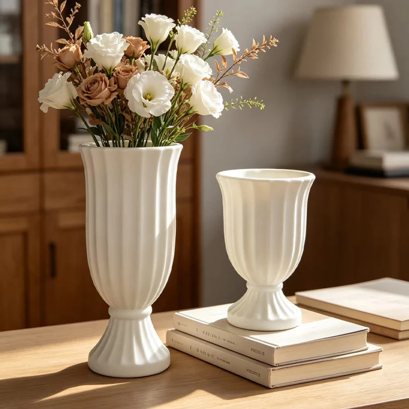 Majestätische gerippte dekorative Vase Brehn