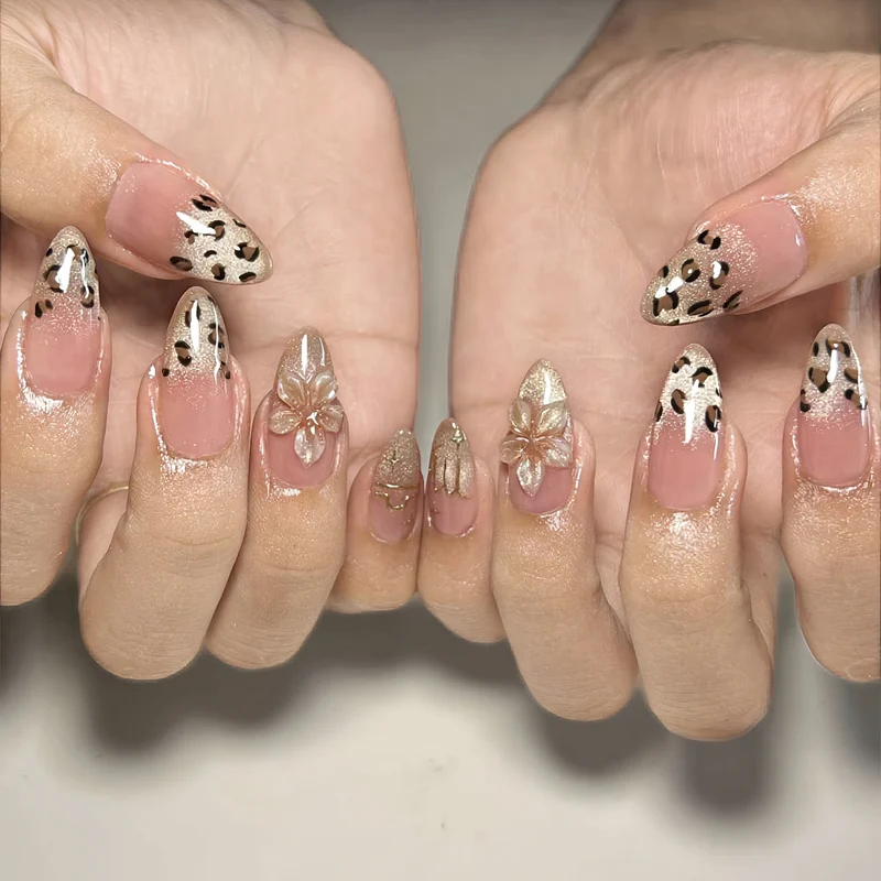 Stylisches Leopardenmuster Stiletto Press-On Nagelkunstset