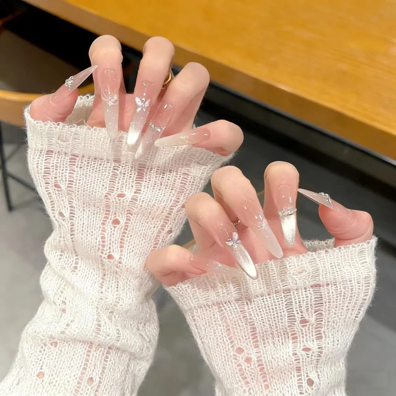 Skulptierte Acrylnagelverlängerungen