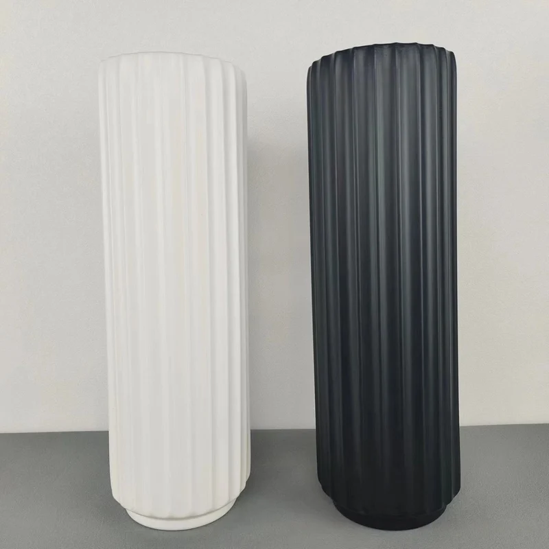 Hohe vertikale gerippte dekorative Vase Brehn