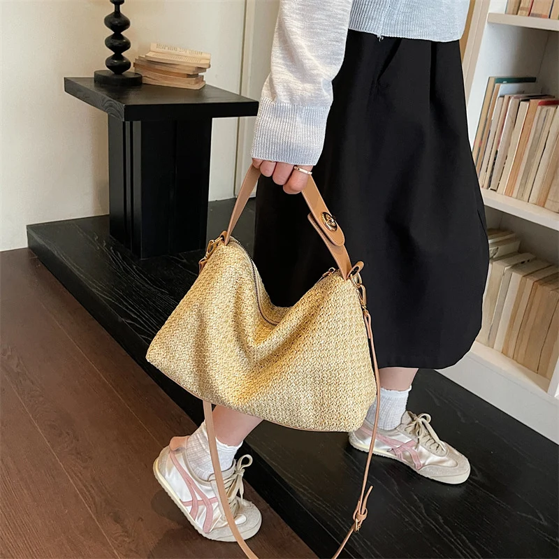Elegante Strohtasche mit abnehmbarem Schultergurt Skanto
