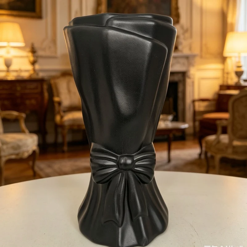 Dekorativer eleganter bow-förmiger Blumenvasen Brehn