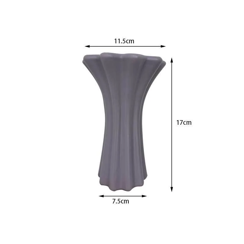Skulptierte dekorative Blumenvase Brehn