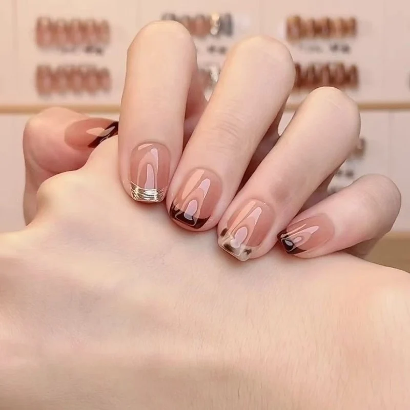 Premium Künstlerische Nagelverlängerungen mit Eleganten Tips