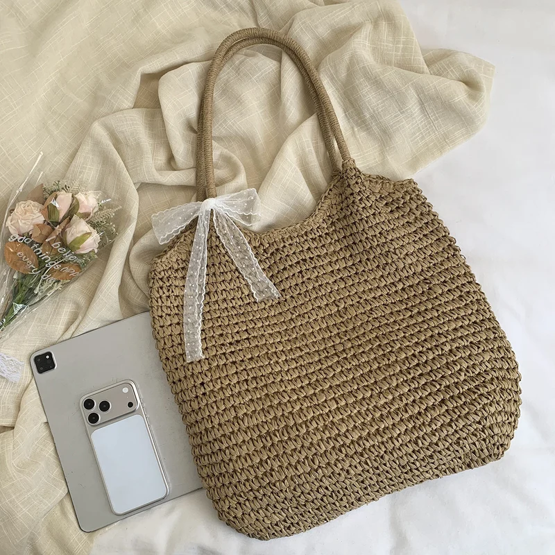 Stylische Handtasche aus geflochtenem Material Skanto