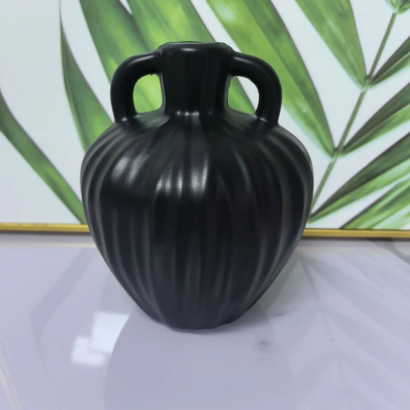 Elegante gerippte Dekovase Brehn