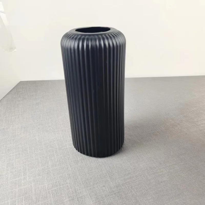 Moderne gerippte Keramikvase Brehn