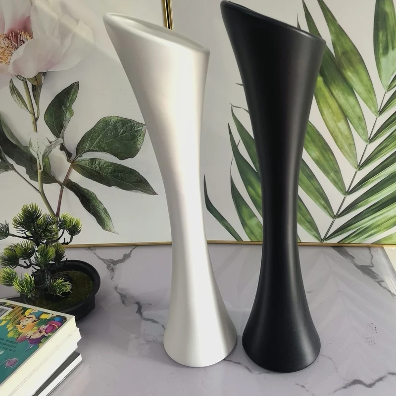 Zeitgenössische Skulpturvase Brehn