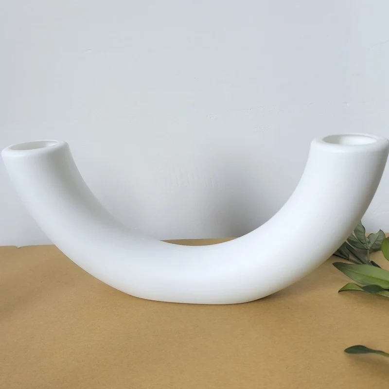 Zeitgenössische geschwungene Blumenvase Brehn