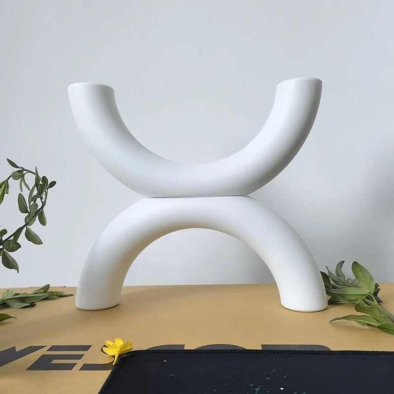 Zeitgenössische geschwungene Blumenvase Brehn