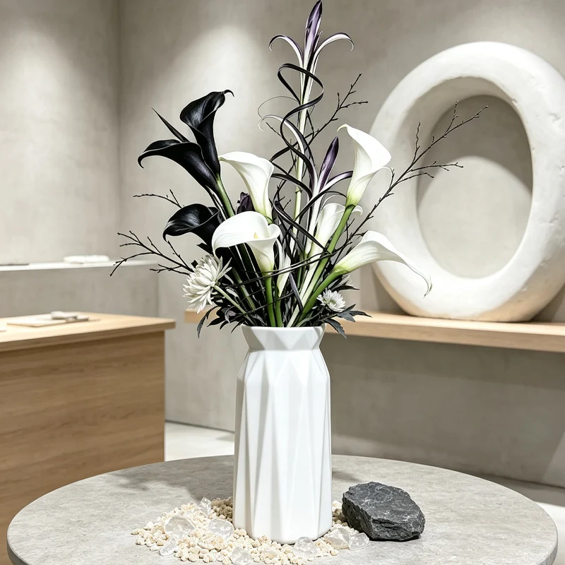 Elegante geometrische Vase Brehn