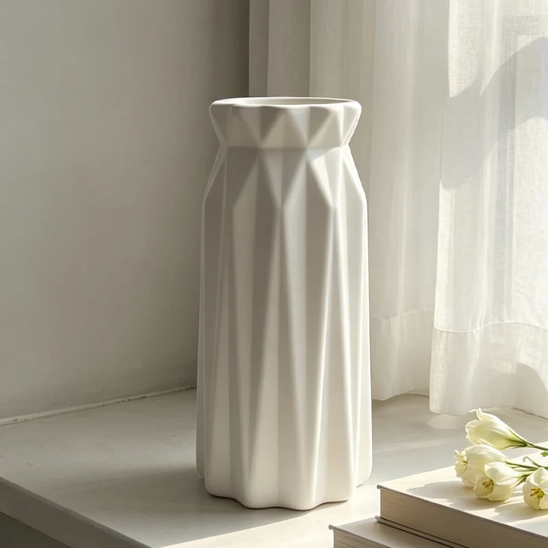 Elegante geometrische Vase Brehn