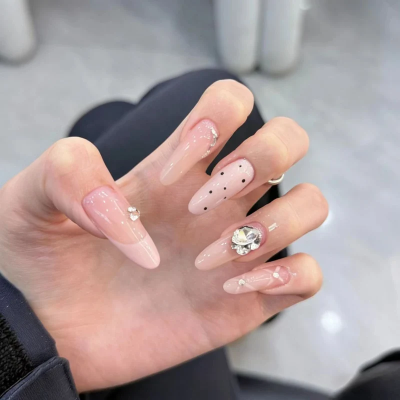 Elegante dekorative Nagelkunst