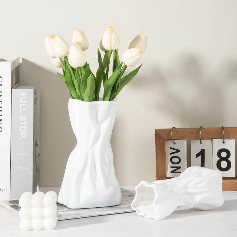 Abstract Wave-Design Dekorative Vase Brehn