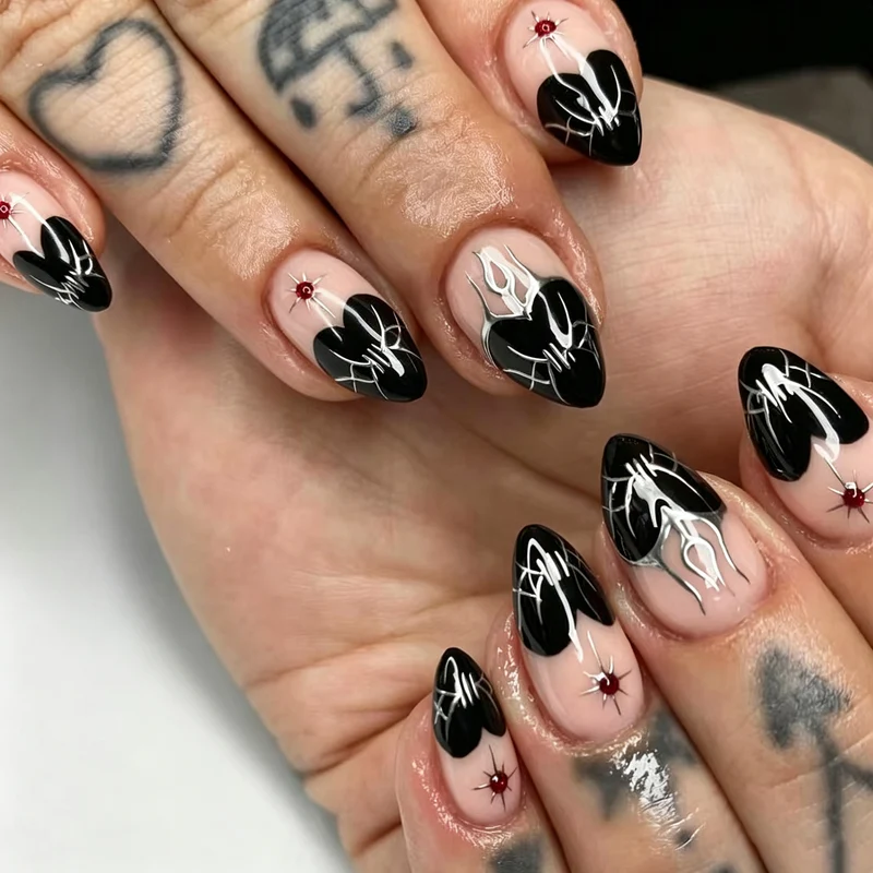 Gothic-inspirierter Press-On Nagelset