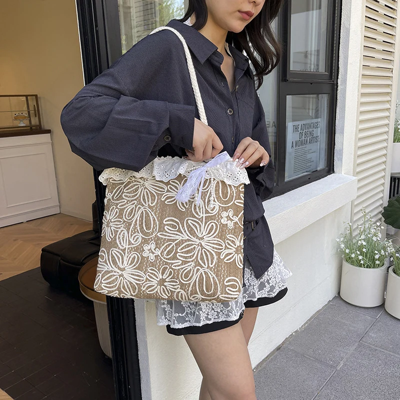 Elegante und leichte Handtasche mit spitzer Kante Skanto