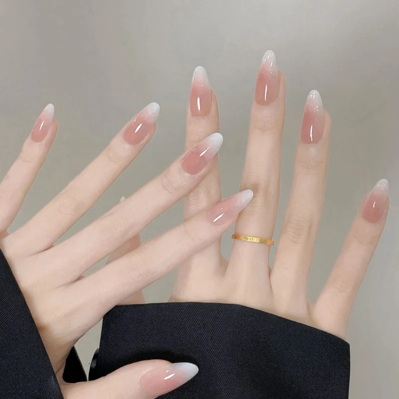Elegante Ombre Stiletto Nagelverlängerungen