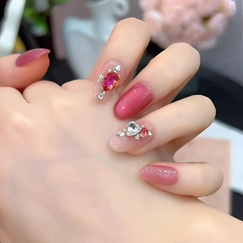 Dekorative Glam Nagelkunst Extensions