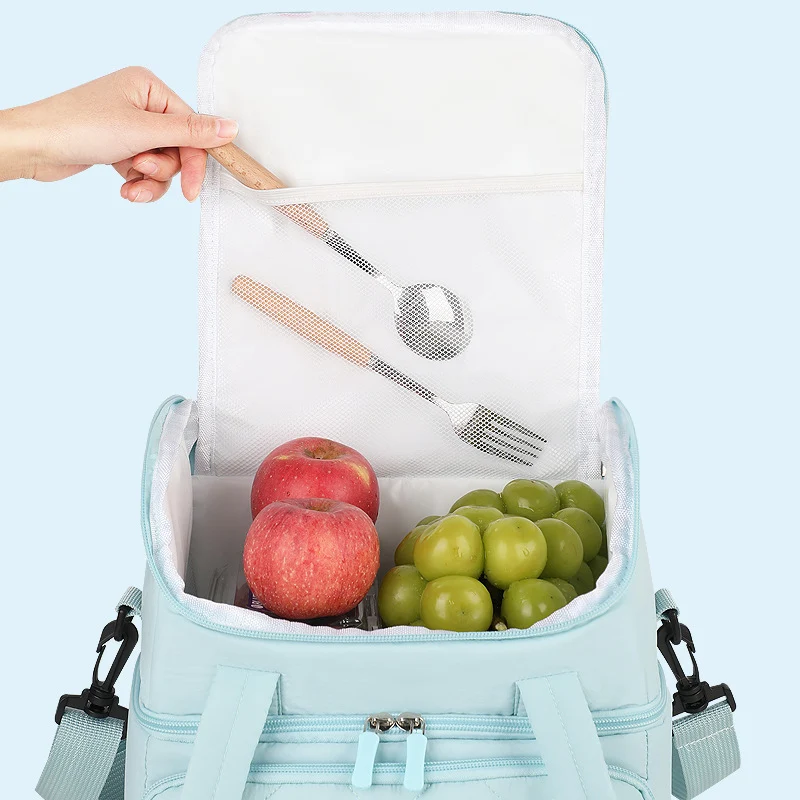 Stylish gesteppt isolierter Lunch Tote Brehn