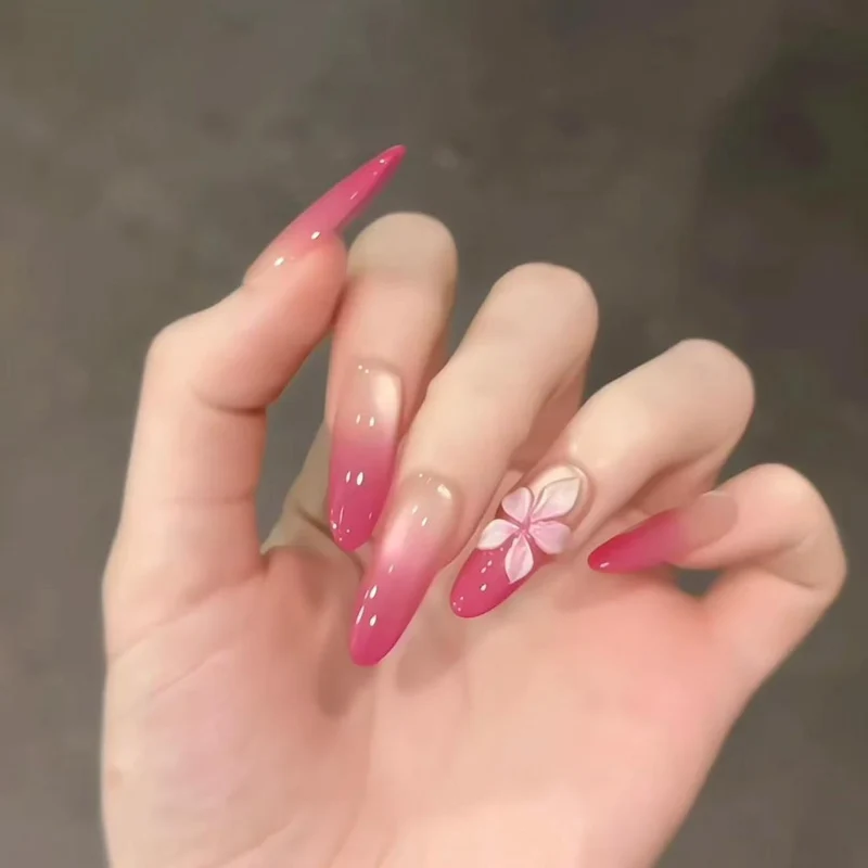 Künstlerische Stiletto-Nagelverbesserungen