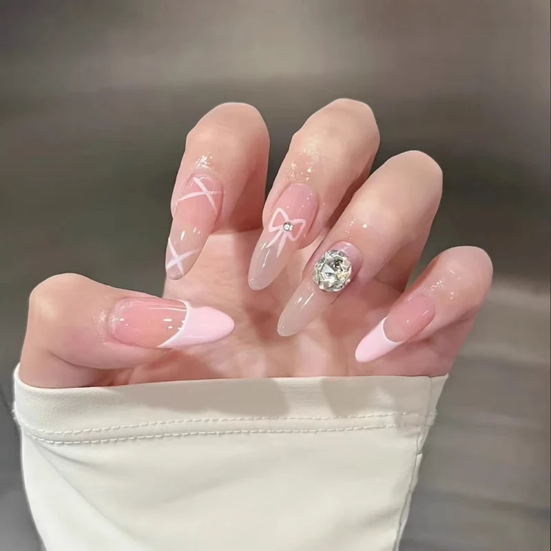 Künstlerische Stiletto-Nagelverbesserungen
