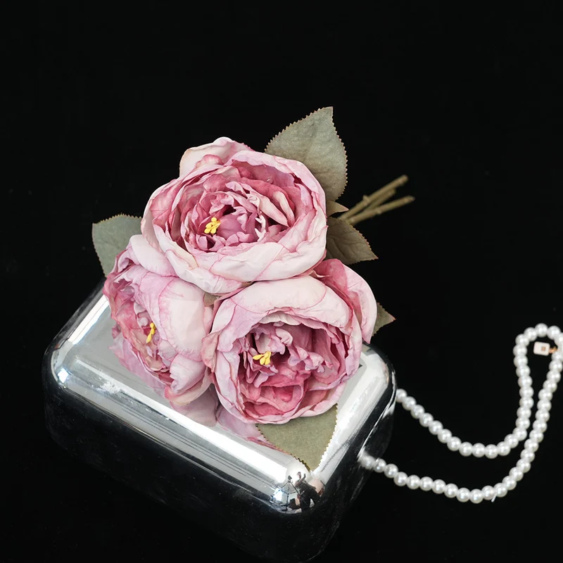 Elegante Blumenarrangement