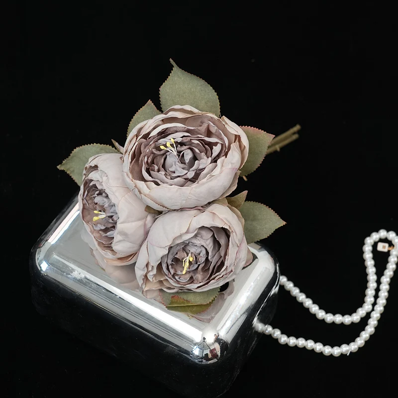 Elegante Blumenarrangement