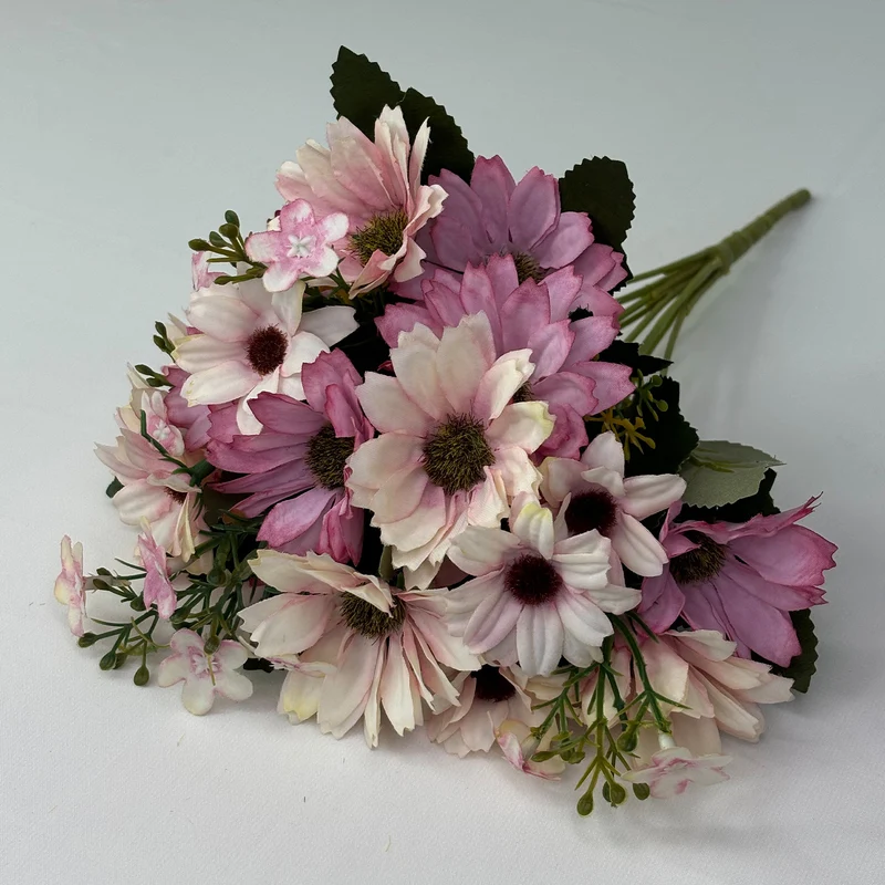 Lebensechter Gänseblümchen Blumenstrauß