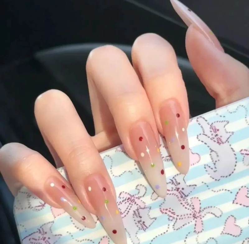 Künstlerische French Tip Press-On Nägel