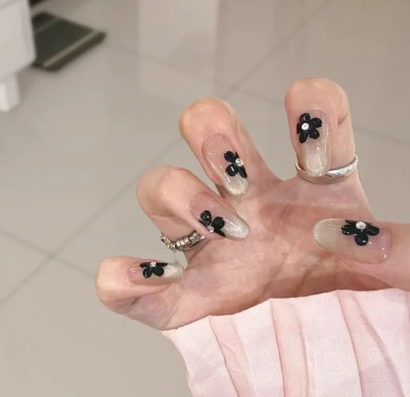 Künstlerisches Floral Press-On Nagel Set