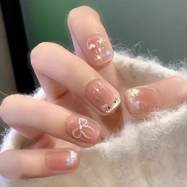 Künstlerisch floral gestaltete Stiletto Press-On Nägel