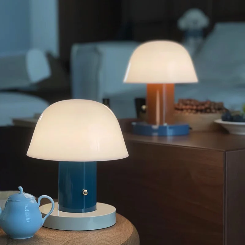 Stilvolle moderne Tischlampe
