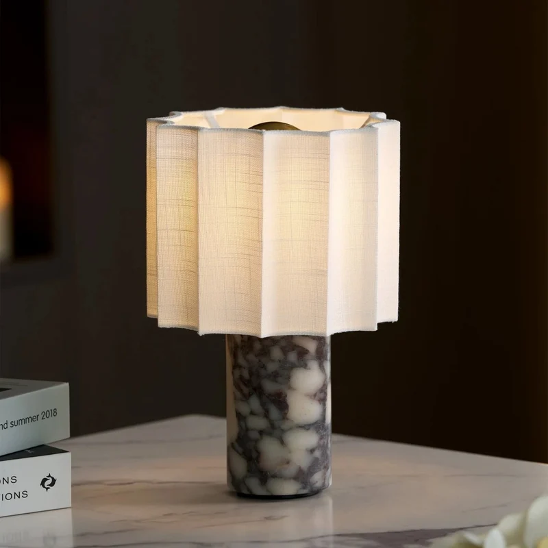 Dekorative Tischlampe