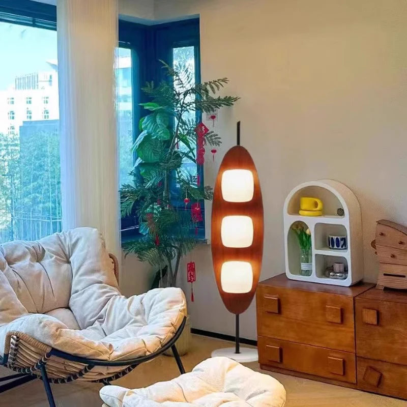 Moderne skulpturale Stehlampe